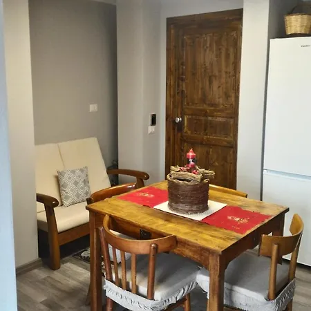 Couette-café Corona Bed & Breakfast *