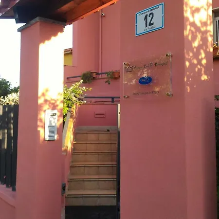 Corona Bed & Breakfast Frühstückspension Sardara